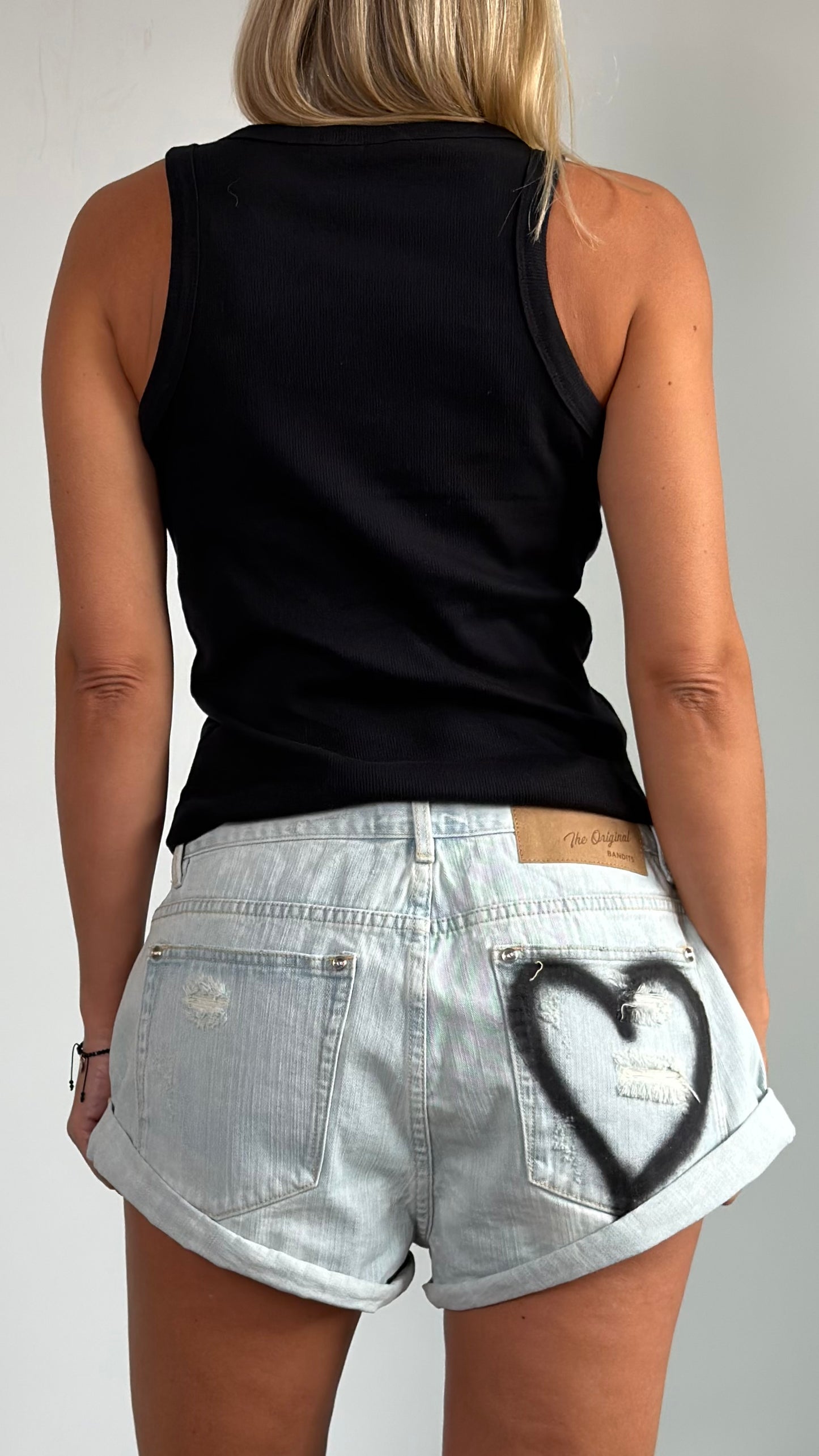 ONETEASPOON Heart Bandits Low Waist - denim shorts