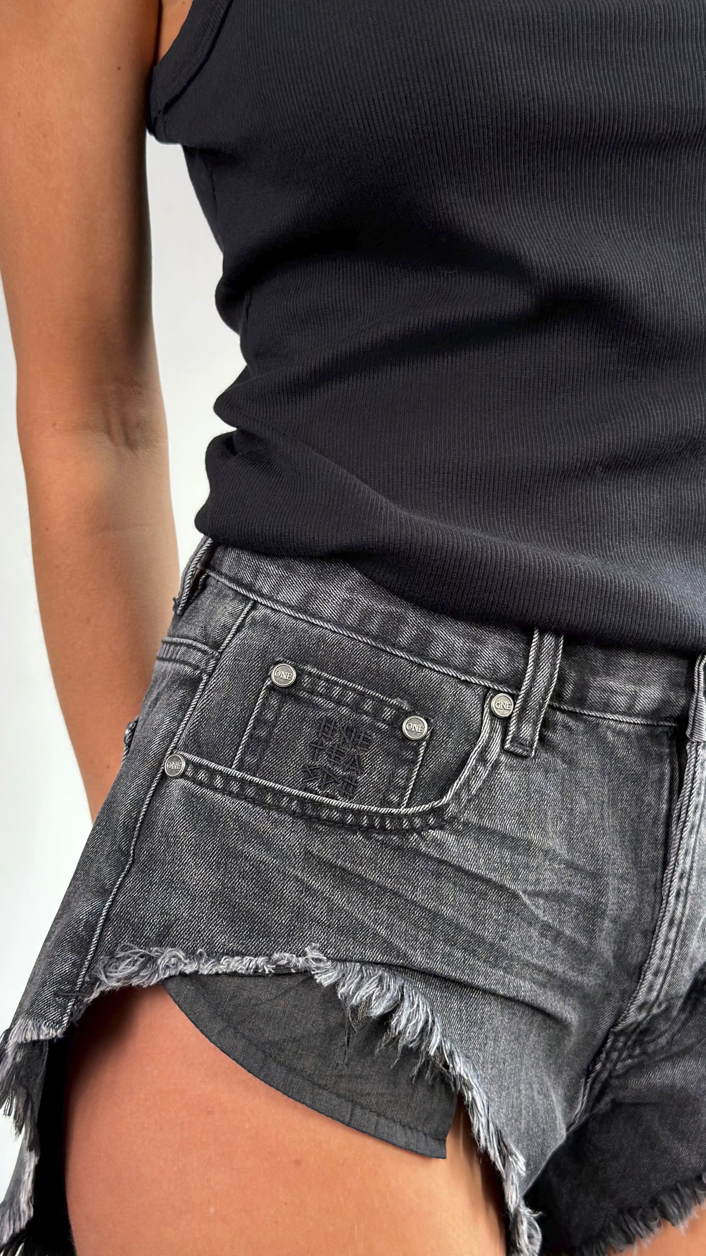 ONETEASPOON Washed Black Rollers - denim shorts