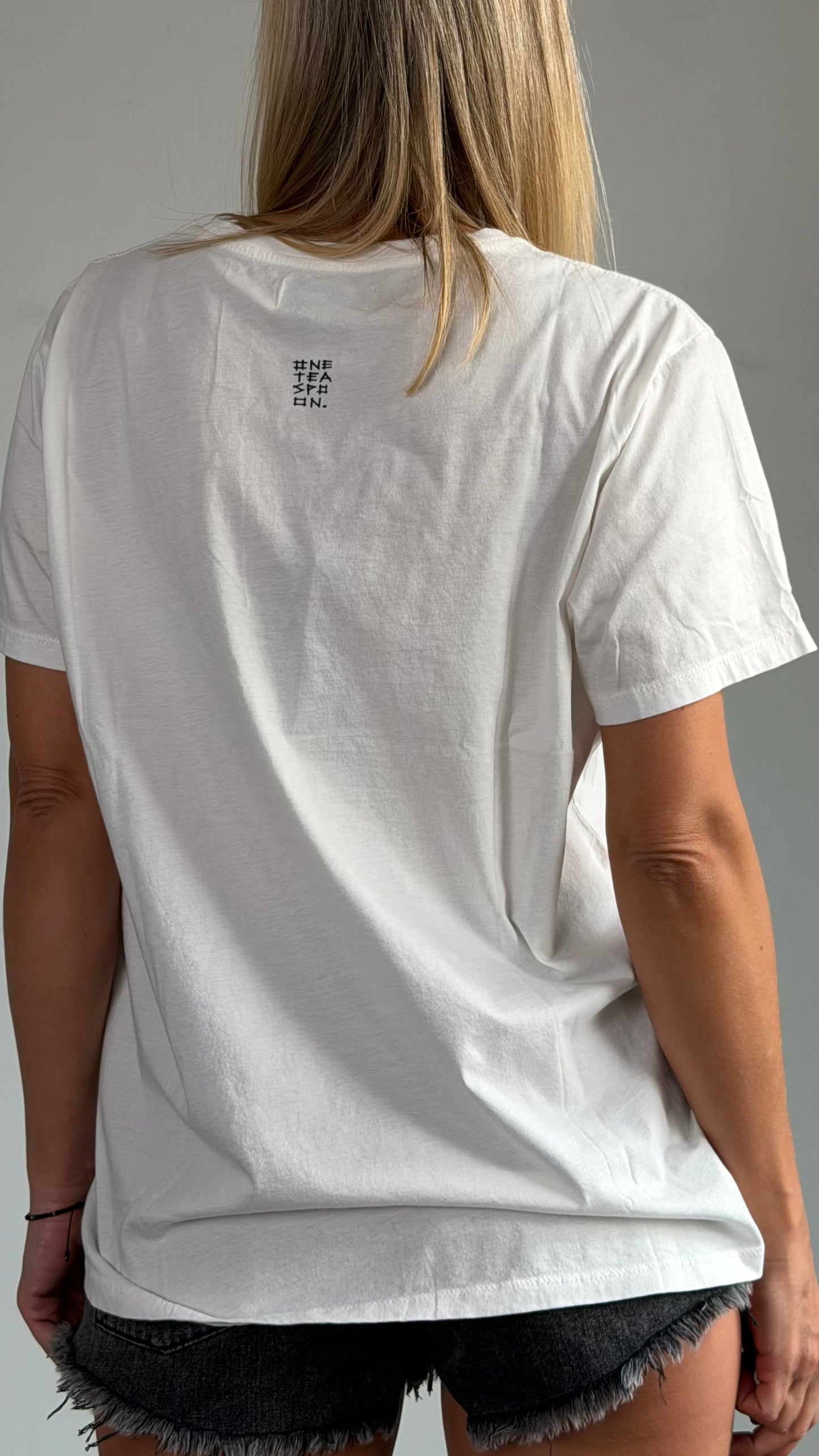 ONETEASPOON This Is Not a Dream White Boyfriend - tee