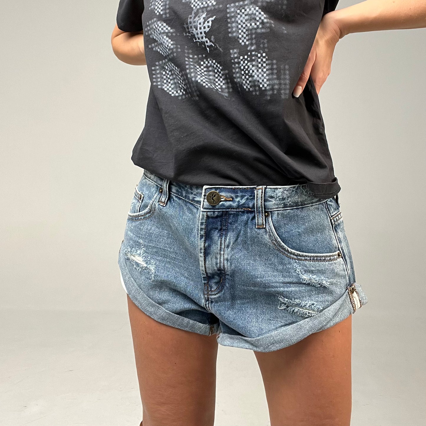 ONETEASPOON distressed denim shorts